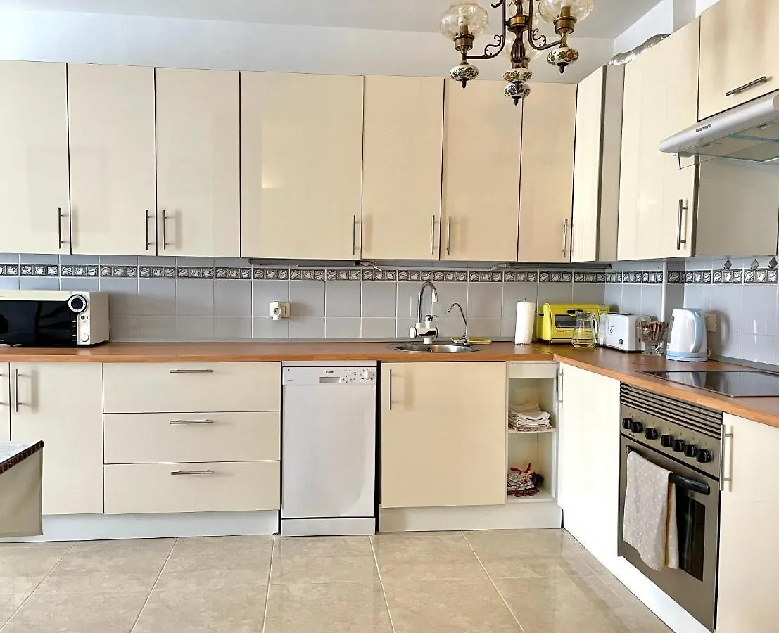 Cosy Apartment With Rooftop Terrace And Wifi Valle de San Lorenzo Spanien